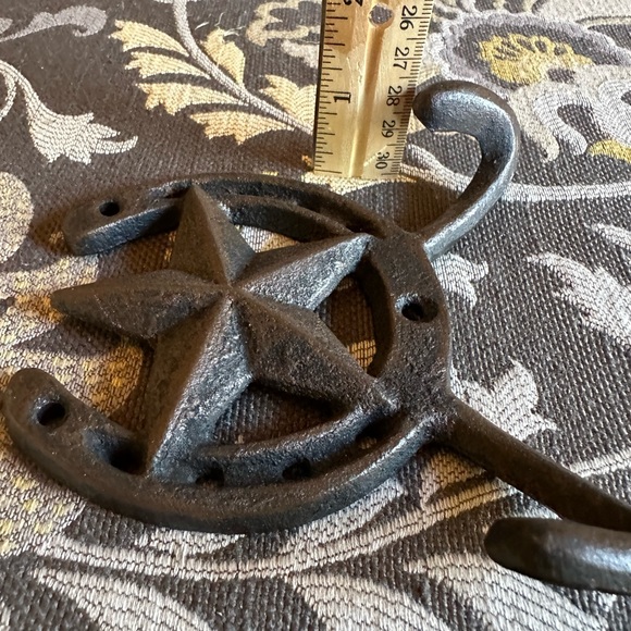 Fun ‘Sheshed’ accent piece :) wall mounted coat hook. Tandem hooks. - Picture 4 of 4